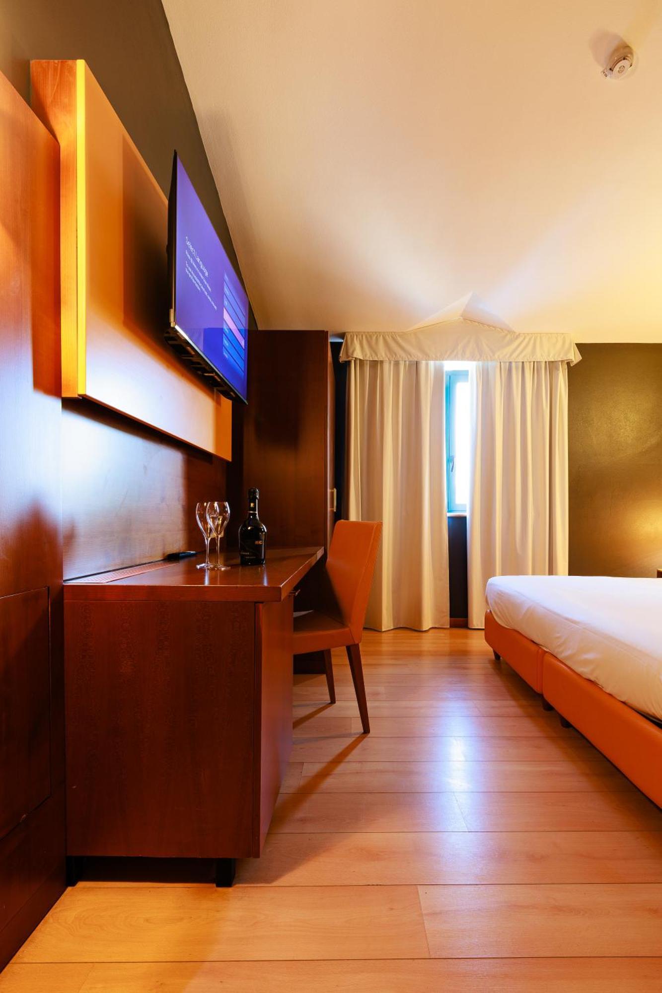 Hotel Villa Delle Rose - Malpensa Оледжо Екстериор снимка