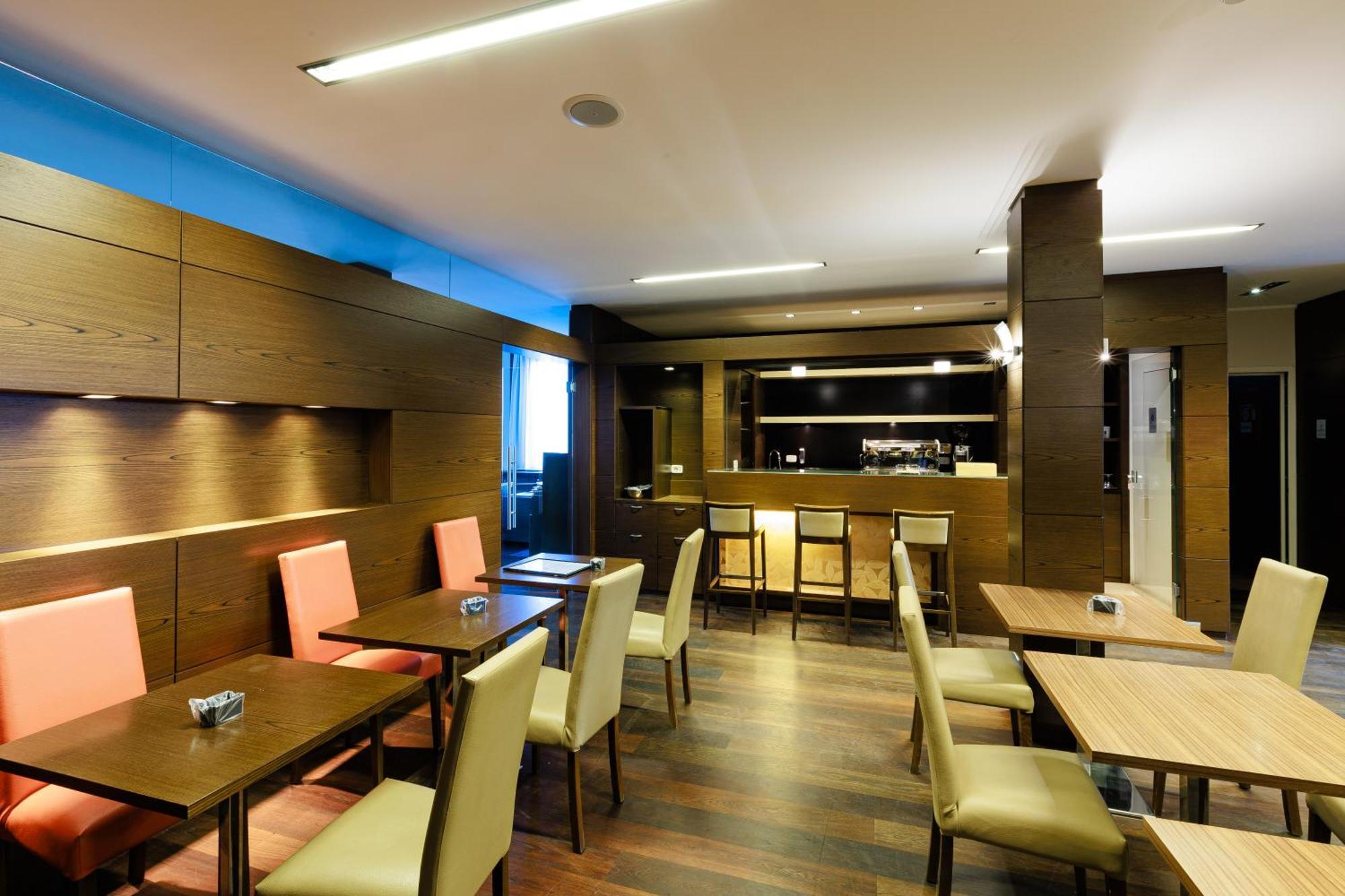 Hotel Villa Delle Rose - Malpensa Оледжо Екстериор снимка