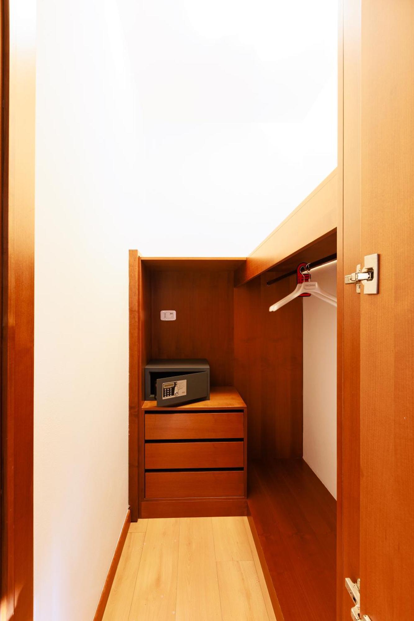 Hotel Villa Delle Rose - Malpensa Оледжо Екстериор снимка