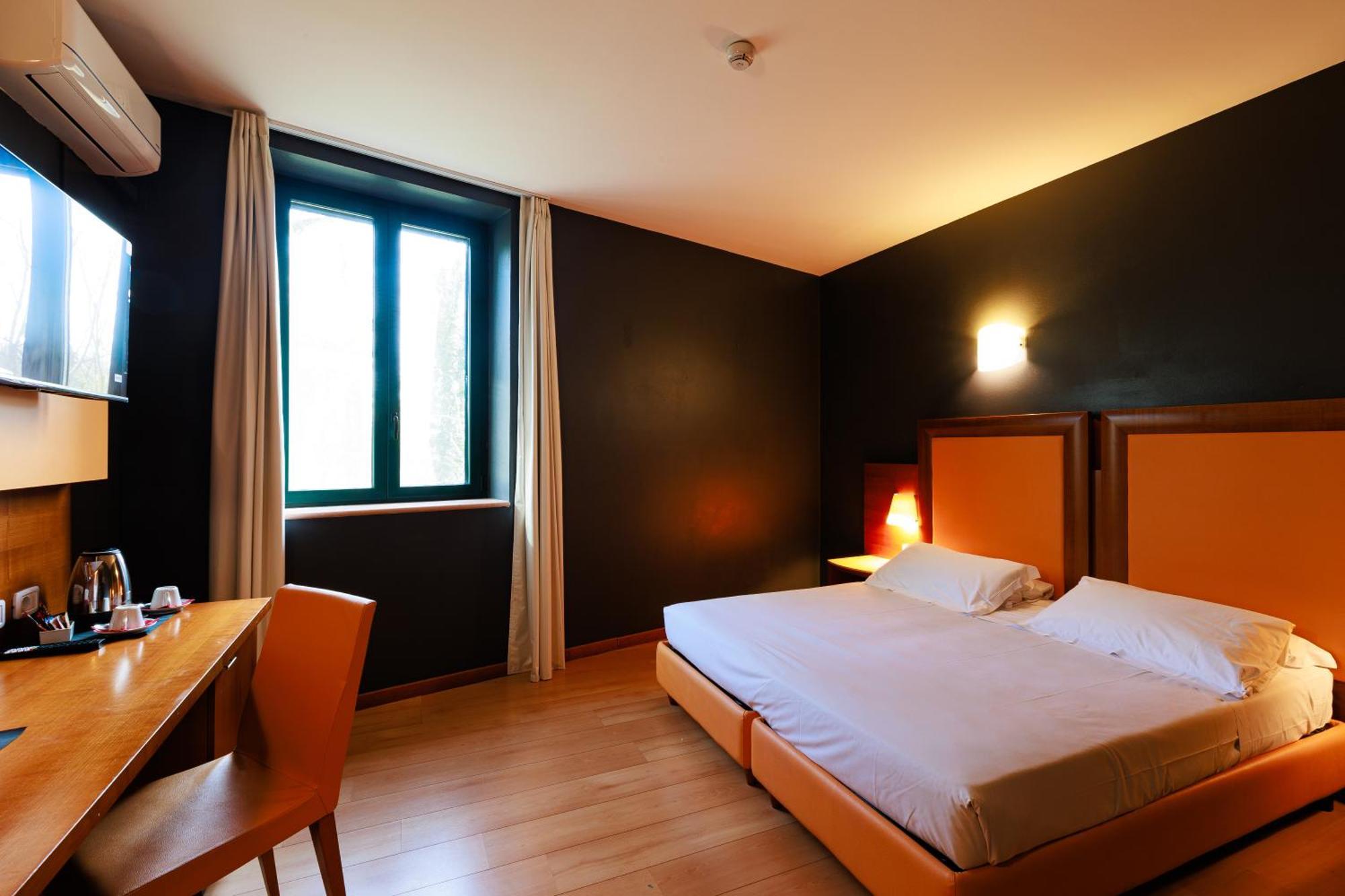 Hotel Villa Delle Rose - Malpensa Оледжо Екстериор снимка