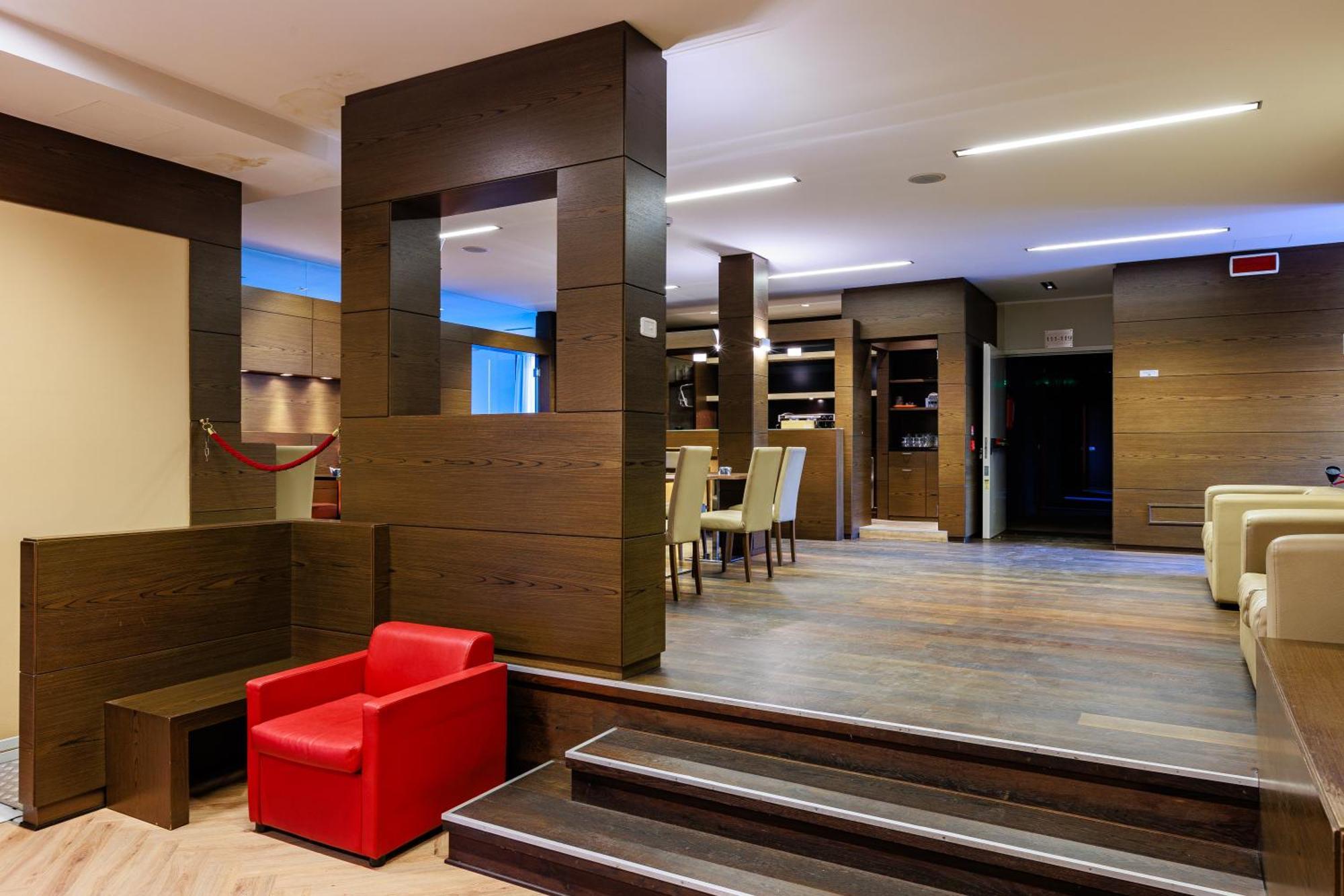 Hotel Villa Delle Rose - Malpensa Оледжо Екстериор снимка