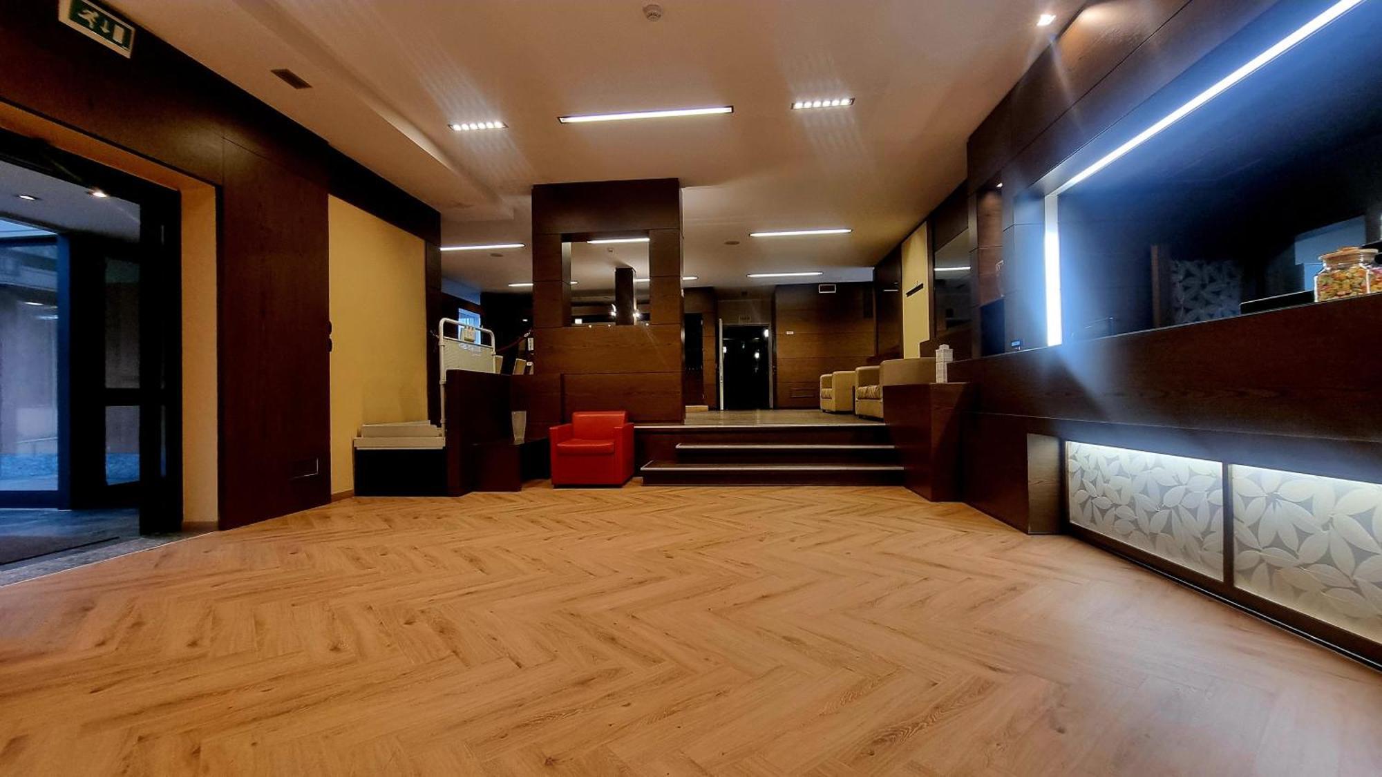 Hotel Villa Delle Rose - Malpensa Оледжо Екстериор снимка