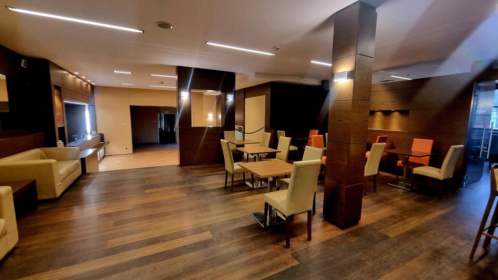 Hotel Villa Delle Rose - Malpensa Оледжо Екстериор снимка
