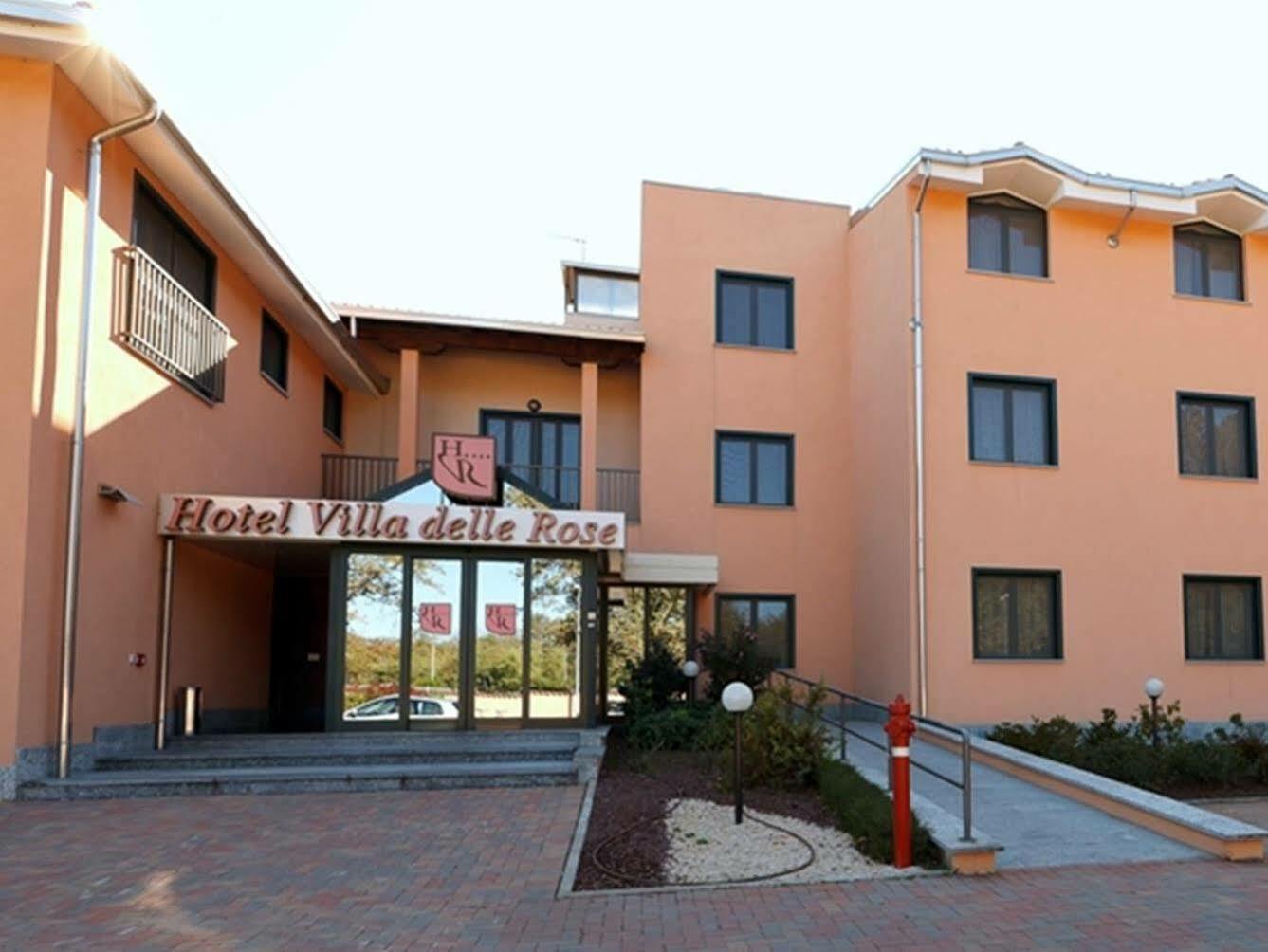 Hotel Villa Delle Rose - Malpensa Оледжо Екстериор снимка